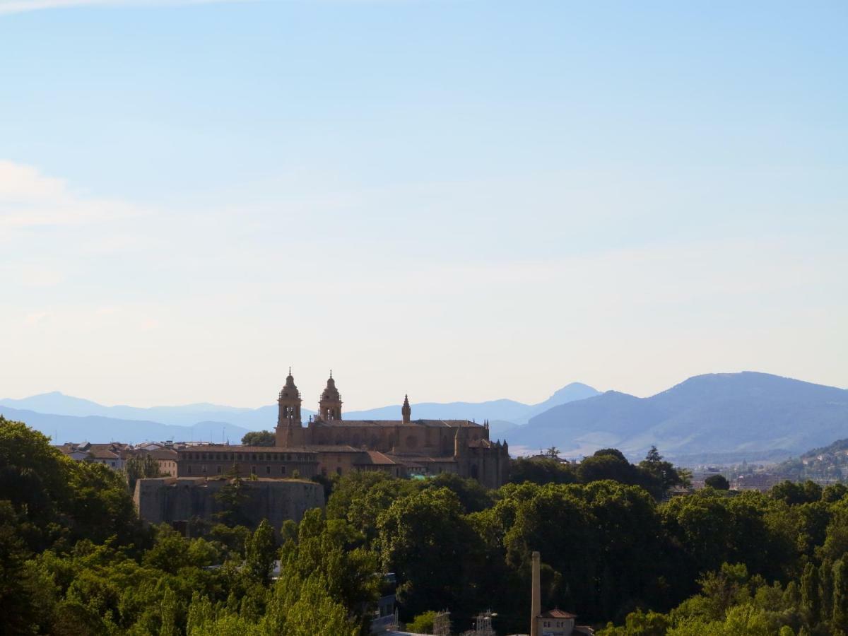 El Mirador De La Cuesta De Santo Domingo Leilighet Pamplona Eksteriør bilde